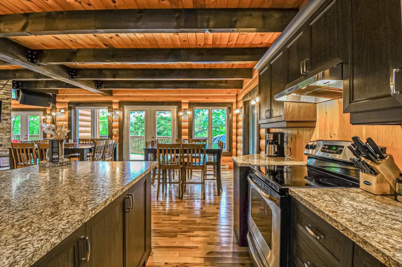 Brown Bear Lodge Brownsburg Luaran gambar