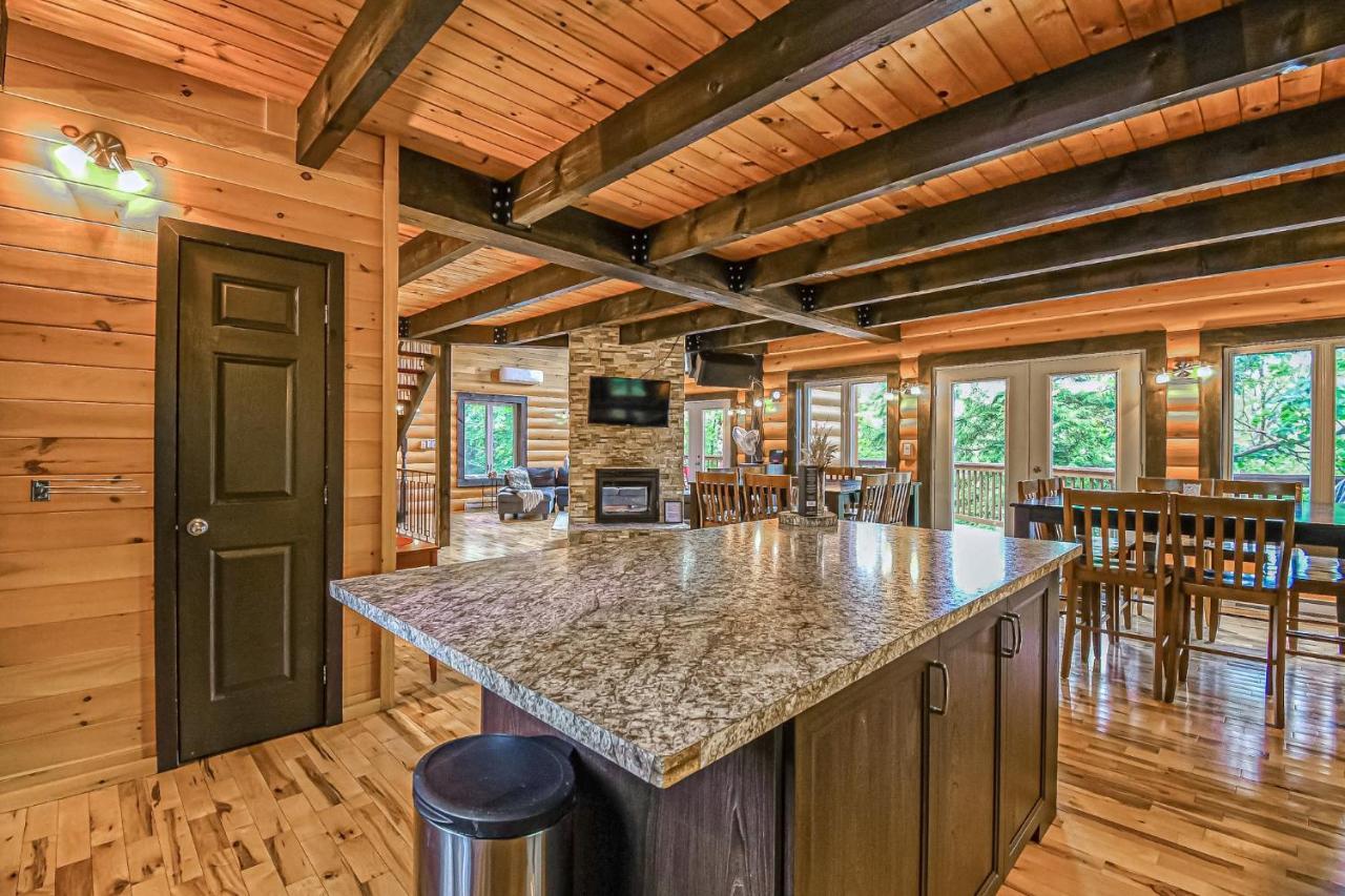 Brown Bear Lodge Brownsburg Luaran gambar